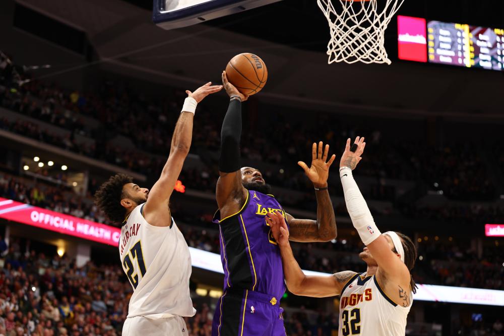 引发球迷愤 引发球迷愤