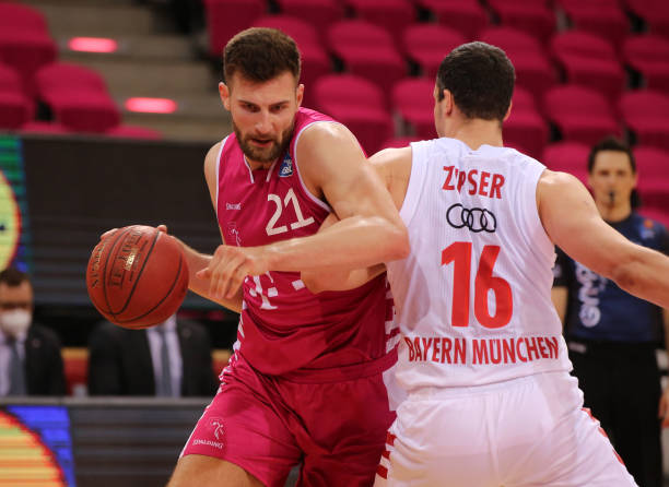 凯恩凭借 凯恩凭借