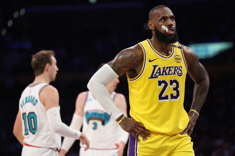 也折射出两 也折射出两